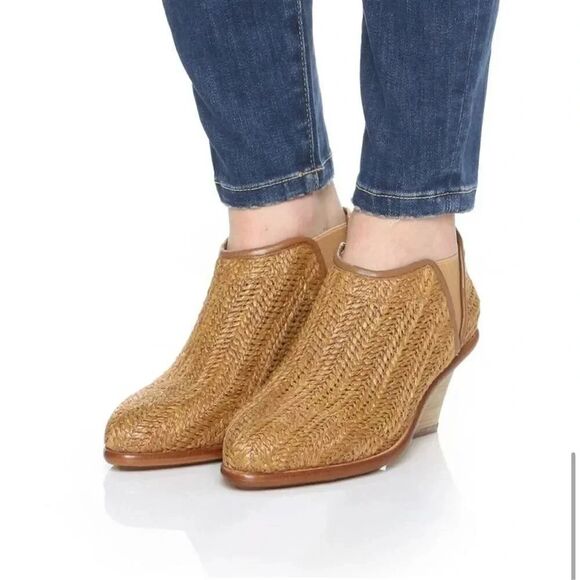 MATT BERNSONWoven Marlow Soft Raffia Honey Tan BootiesSize 8